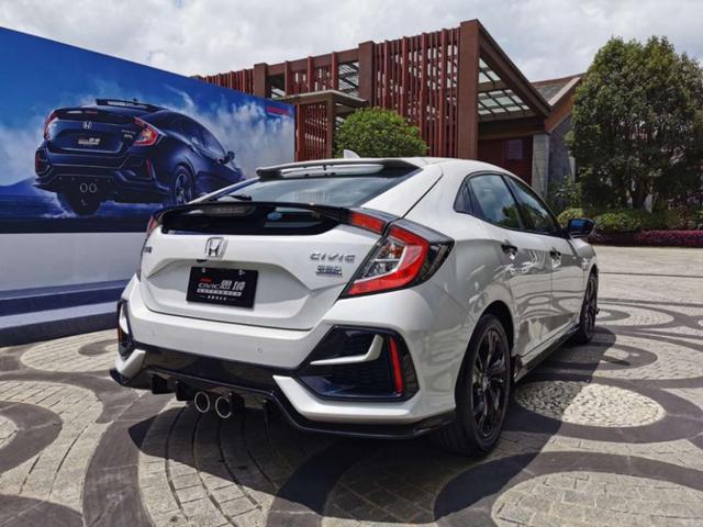 前驱思域Hatchback遇上后驱CT4,谁才是真正的“操控王者”?