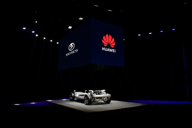 绿牌+千公里续航,赛力斯SF5自由远征版上市,售25.98万