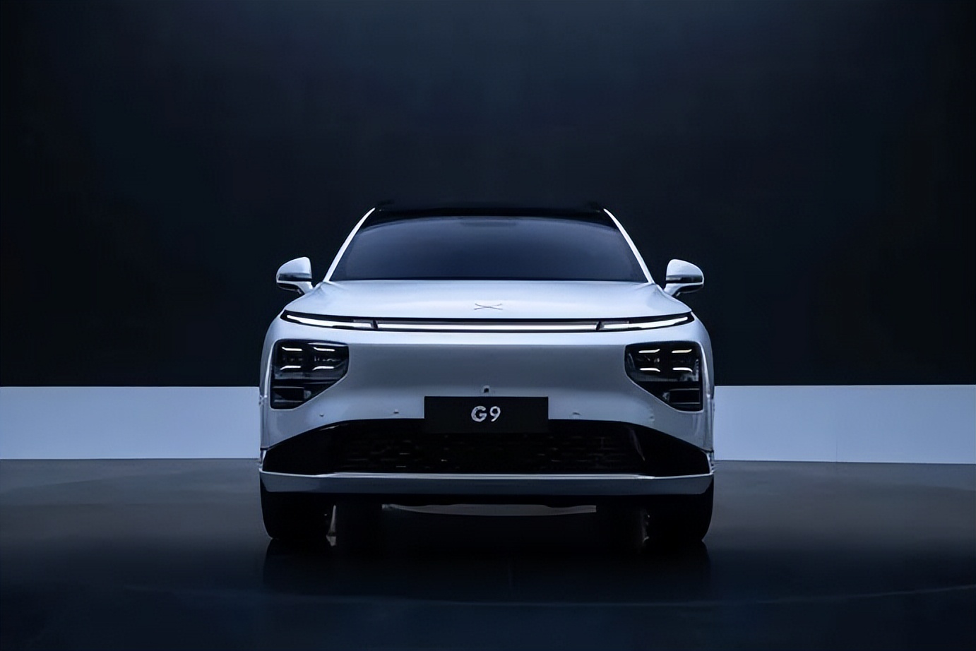 双“9”狭路相逢,理想L9、小鹏G9谁才是年轻人用车首选?