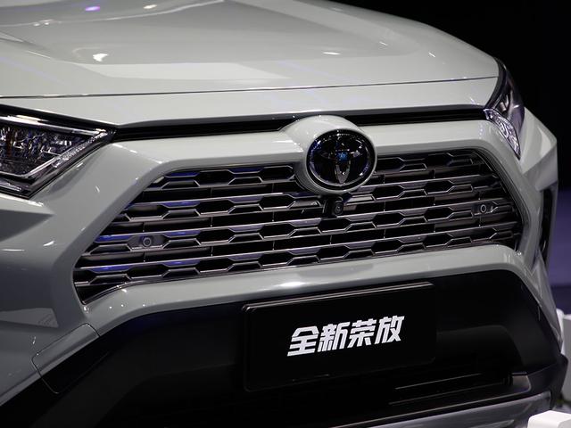 10月上市/新增2.5L混动车型，全新一代RAV4荣放将增低油耗新标签