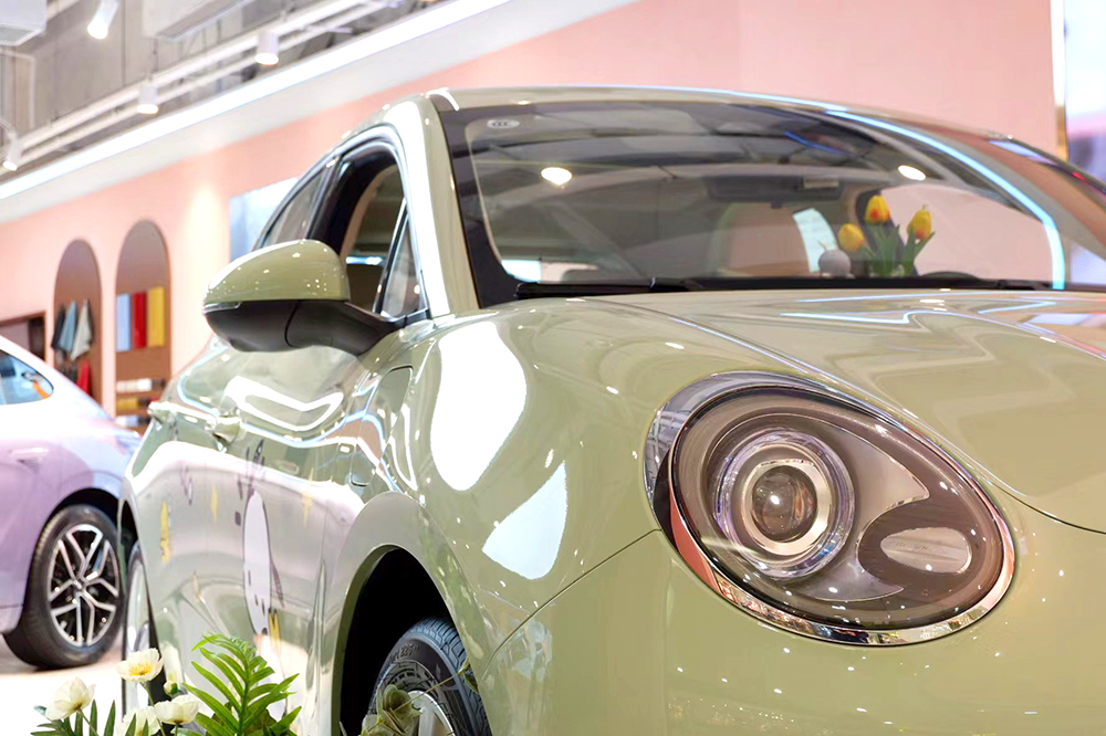 探店欧拉好猫莫兰迪版：宠粉季优惠1.8万？颜控已弃海豚