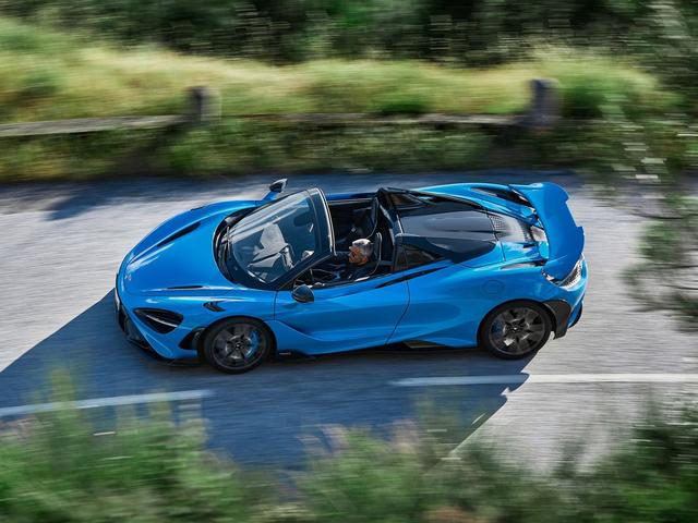 将敞篷车开到时速300km/h是什么感觉?让迈凯伦765LT Spider告诉你
