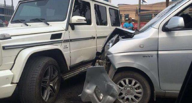 五菱越野SUV亮相，硬派堪比奔驰G，削掉车尾就是皮卡