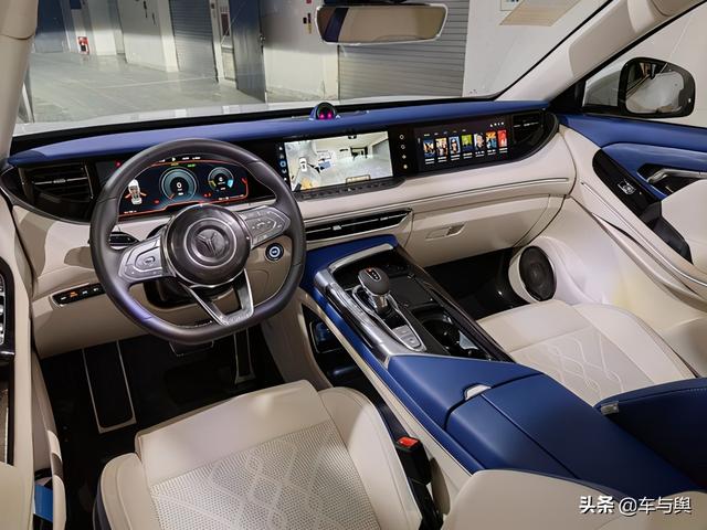 岚图FREE“未上先火”，续航860km，月底正式发售
