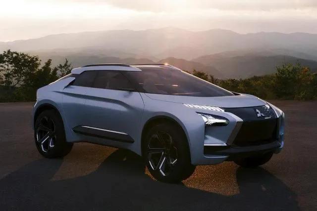 为了续命 丰田皇冠要活成SUV？