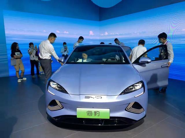 比亚迪9月卖疯了:破20万辆,宋卖了4万多,汉销量超3万