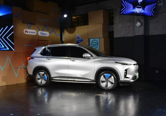 各种黑科技加持,电池技术领先同级,R汽车推出全新概念车