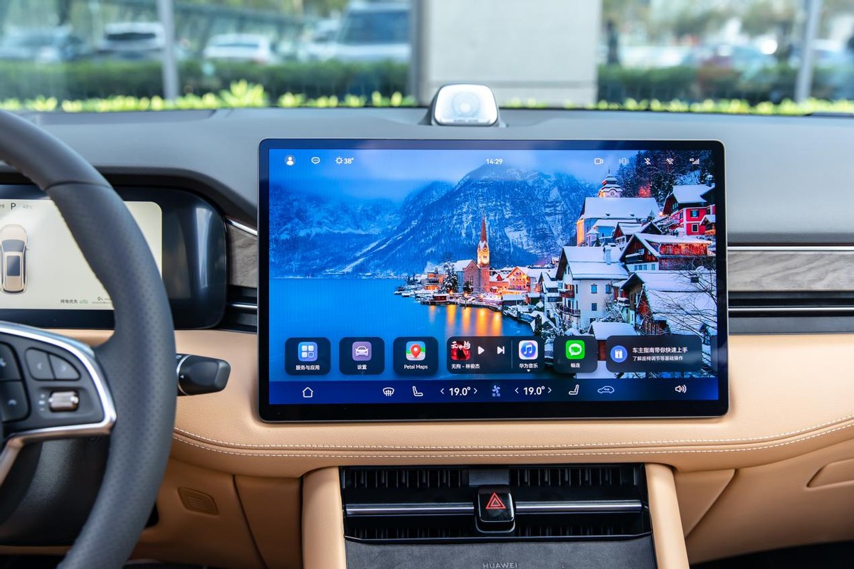 换上鸿蒙车机后，几何新车销量飙升，华为的“大腿”真的香？