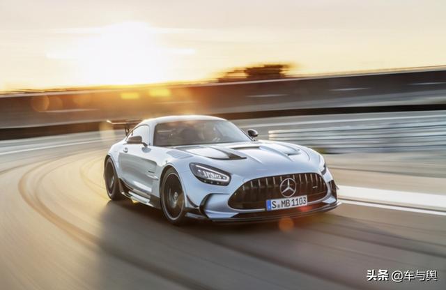 梅赛德斯AMG GT两款新车上市,碳纤维成内饰标配