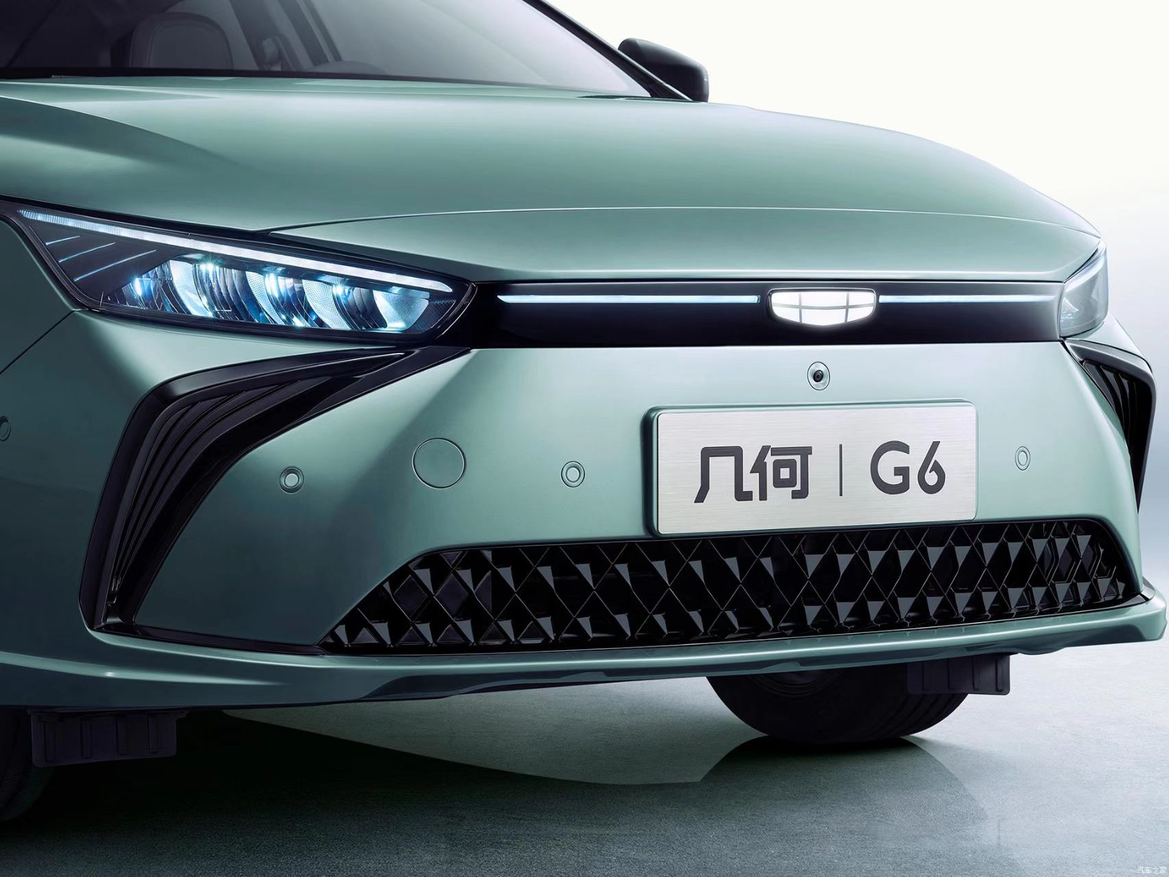 换上鸿蒙车机后，几何新车销量飙升，华为的“大腿”真的香？