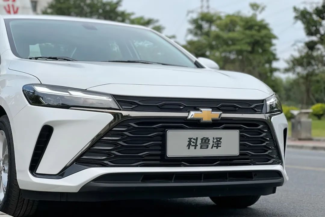 试驾中期改款科鲁兹,官降1万7,跟国产车抢肉吃