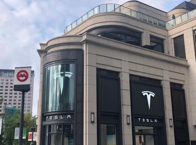 国产特斯拉Model 3到店首日 为何“无人问津”？