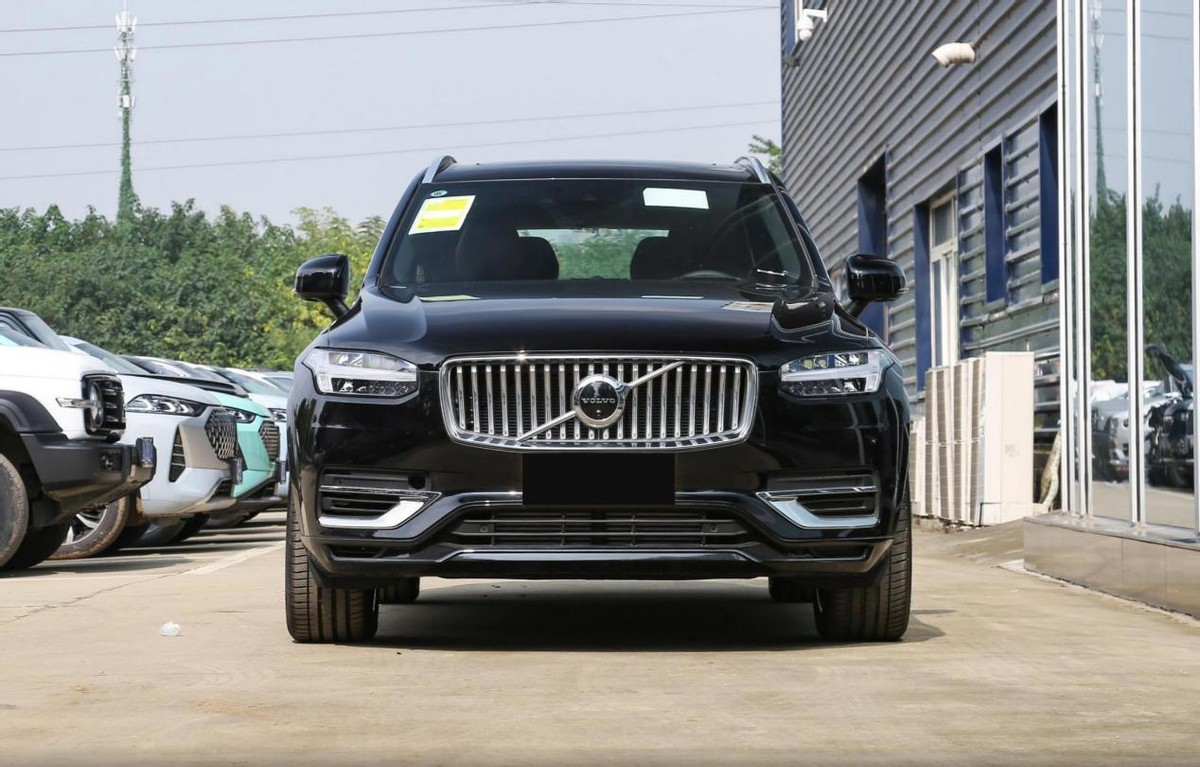 配2.0T+8AT，售价89.49万，全新混动版XC90到底值不值？