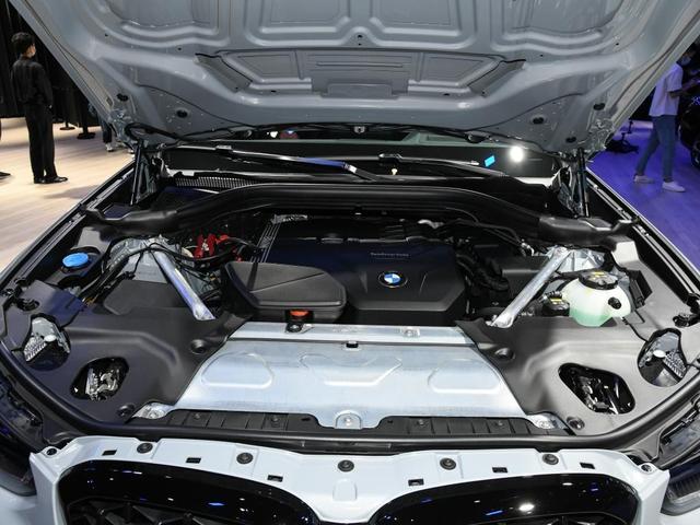 全新宝马X4迎来国内首秀,来看看这是你心目中的那个BMW吗?
