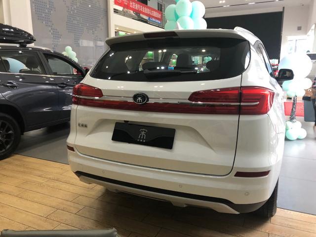 到店实拍比亚迪宋经典版:优惠3000,手动挡卖得最好