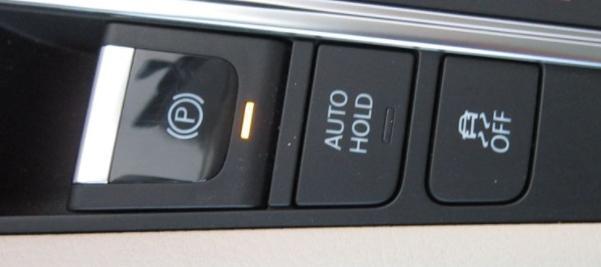 汽车上实体按键那么多，有哪些是不能随便使用的？