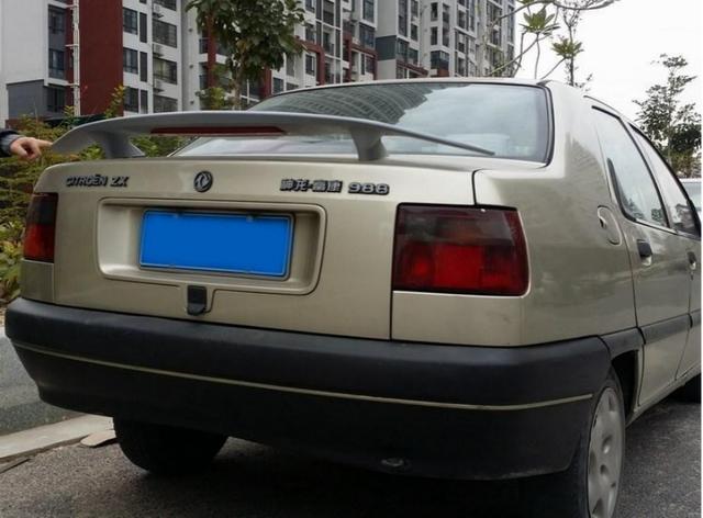 让我们一起回到《你好,李焕英》的时代看看80年代的“情怀”车