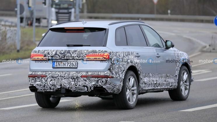 X5、GLE纷纷推新后，奥迪坐不住了，全新Q7谍照流出