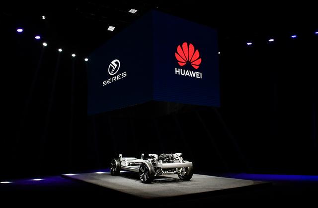 续航超1000公里 赛力斯SF5自由远征版上市售25.98万
