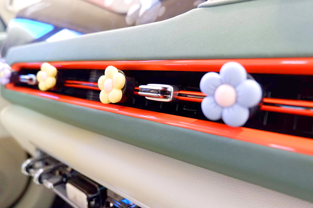 探店欧拉好猫莫兰迪版：宠粉季优惠1.8万？颜控已弃海豚