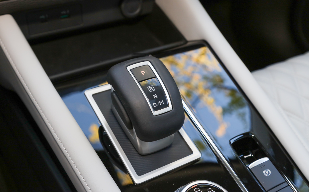 小众但不缺实力,起亚狮铂拓界对比全新三菱欧蓝德,孰胜孰负?