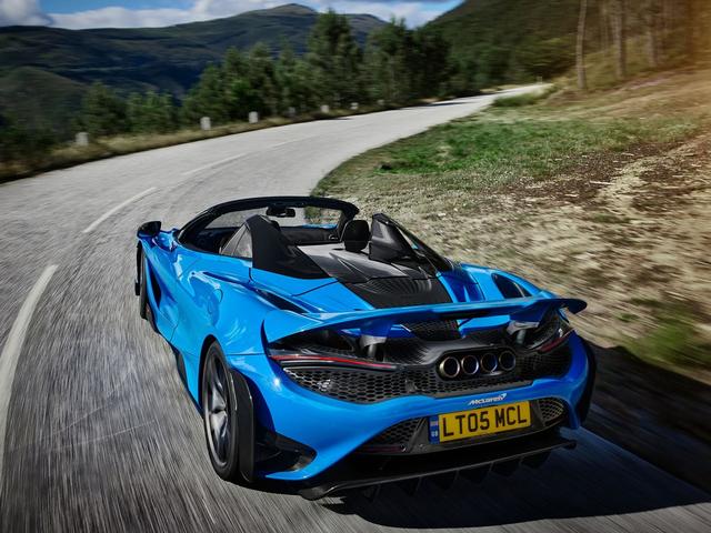 将敞篷车开到时速300km/h是什么感觉?让迈凯伦765LT Spider告诉你