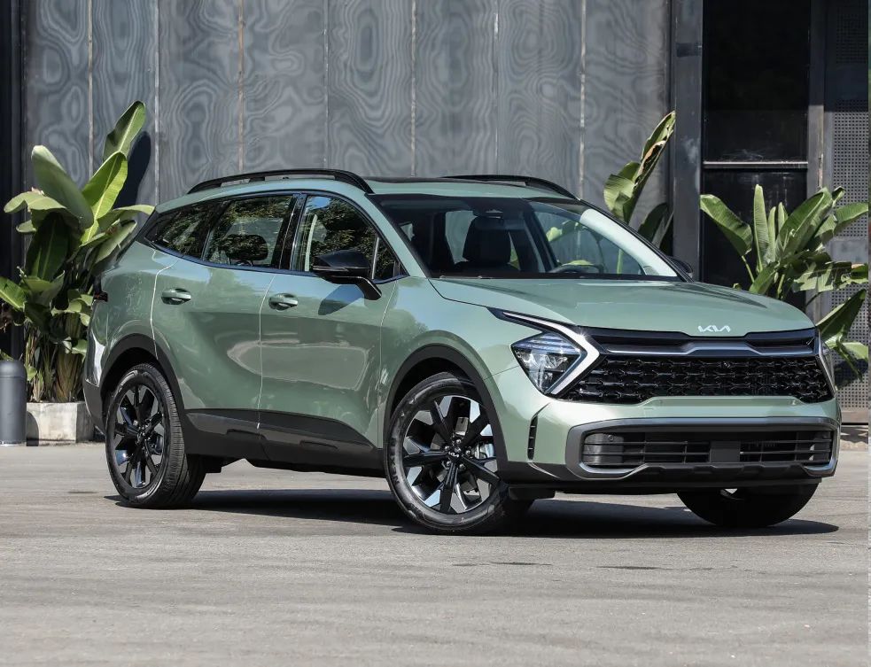 小众但不缺实力,起亚狮铂拓界对比全新三菱欧蓝德,孰胜孰负?