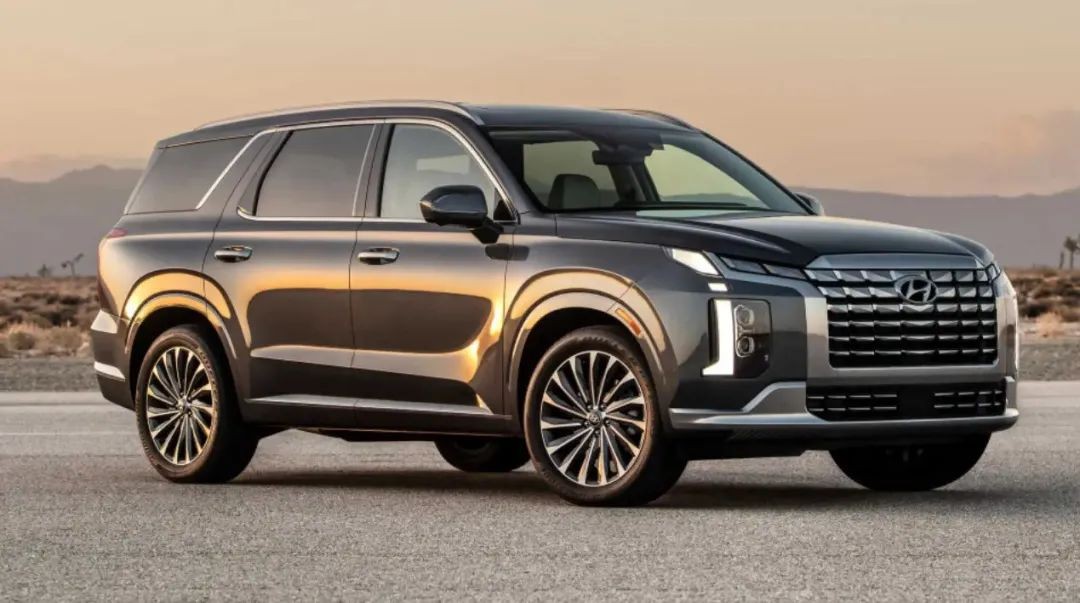 不考虑保值率，40万预算选福特探险者，还是现代帕里斯帝？