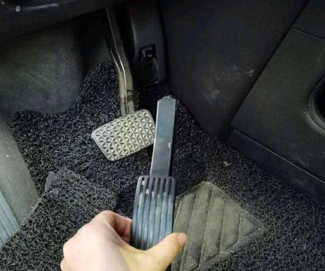 车漫周报：蔚来又惹是非，特斯拉测试翻车，一汽失去马自达