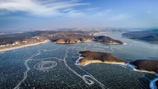 穿林海玩漂移，用性能去征服冰雪世界，探岳实力杠杠滴！