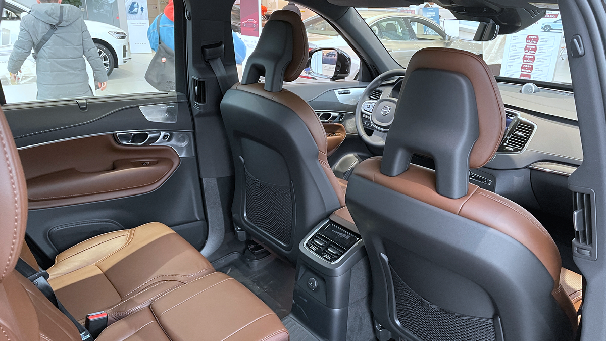 沃尔沃XC90探店：这台热度猛涨的中大型豪华SUV，藏有多少秘密？