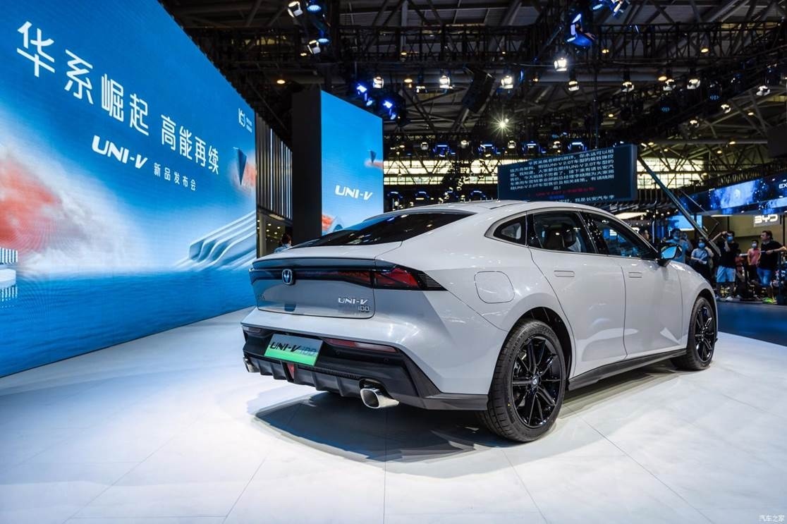 长安UNI-V插电混动版车型，如果真是14.89万元起售，肯定凉