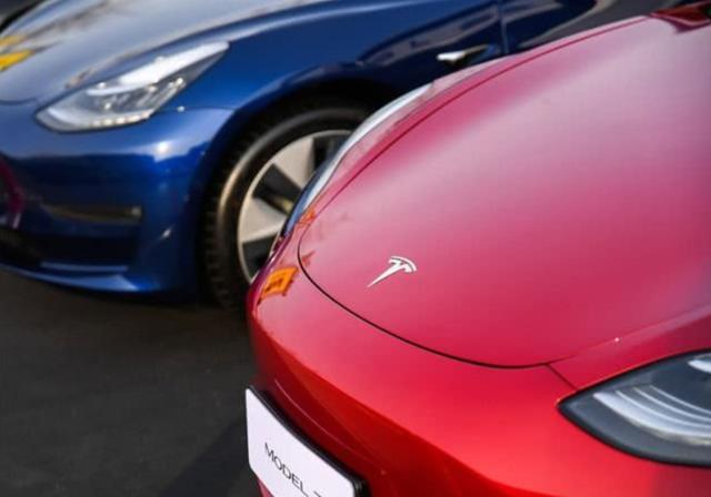 国产Model3降价后订单爆棚，马斯克：谢谢中国消费者