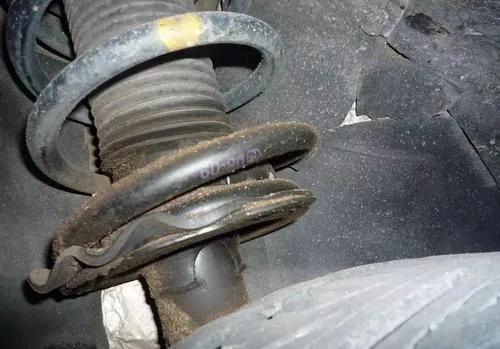 为什么说减震器湿了 就得做好掏钱的准备?