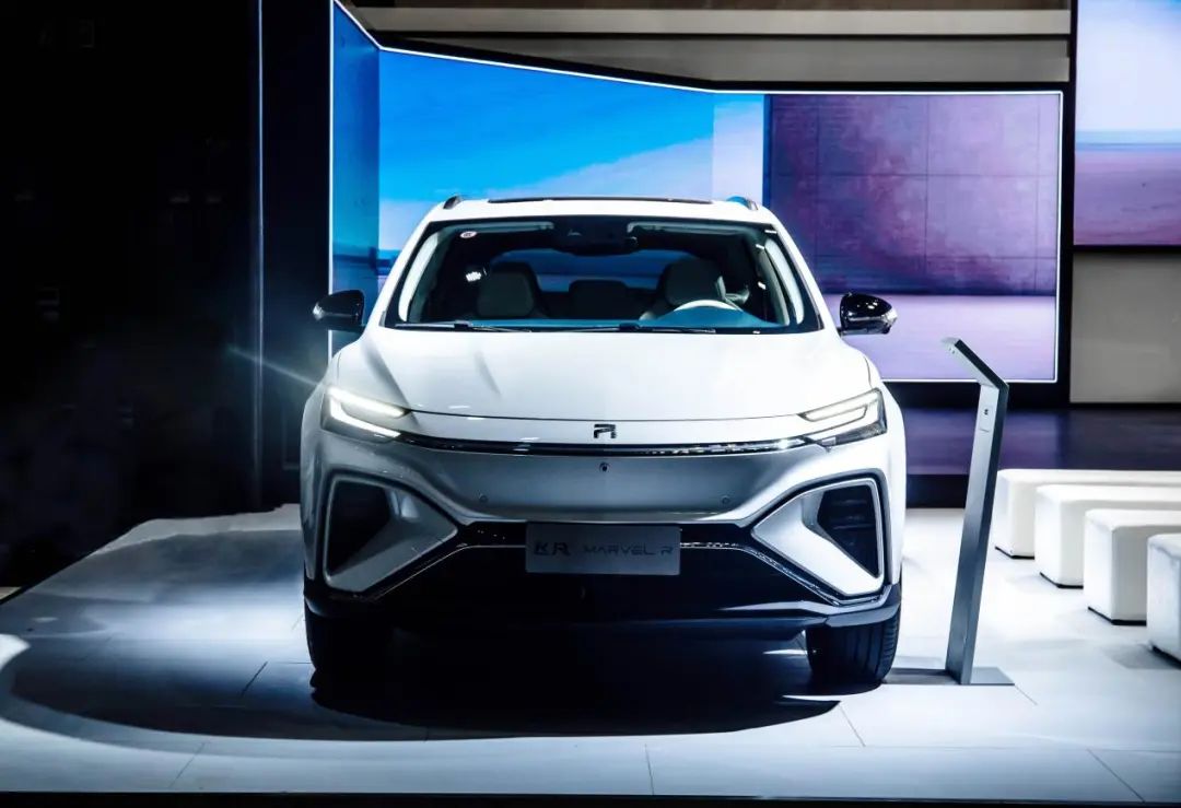 飞凡R7与MARVEL R齐亮相，却被新颖展台设计抢了风头？