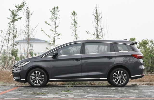 上汽大通MAXUS G50 PLUS与宋MAX怎么选?当然选性价比更高的那个