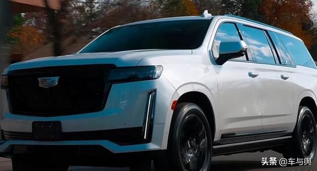 凯迪拉克凯雷德运动版实车,提供两种动力选择,堪称老板级座驾