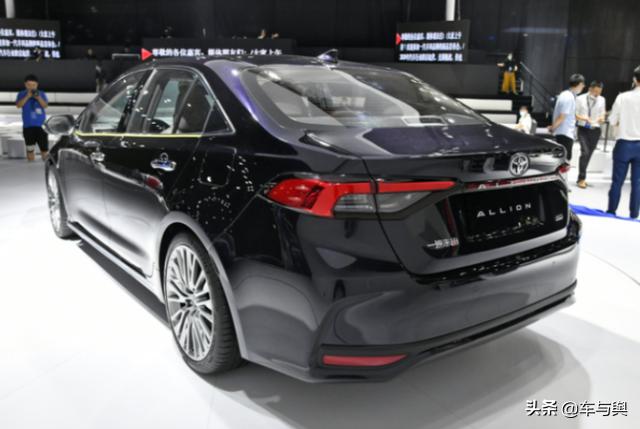 丰田放大招,增强版卡罗拉来了,2.0L自吸油耗低至5.7L