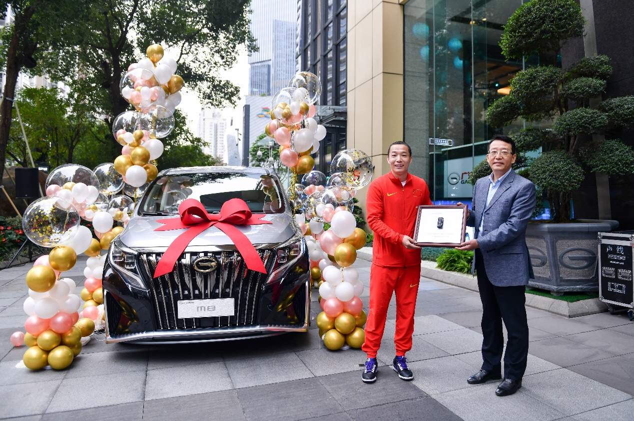 国产豪华MPV的天花板,广汽传祺M8加推大师旗舰版、四座御享版!