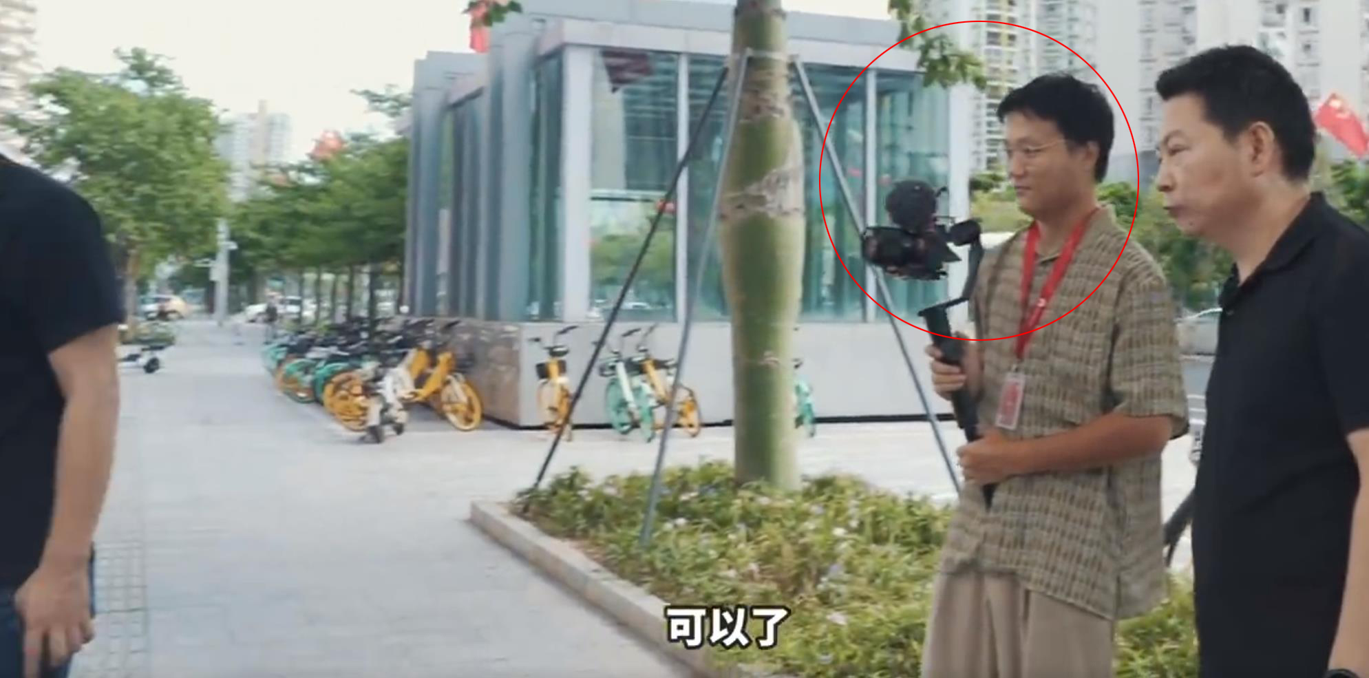 特斯拉“撞车”疑似摆拍，华为到底是不是在自导自演？