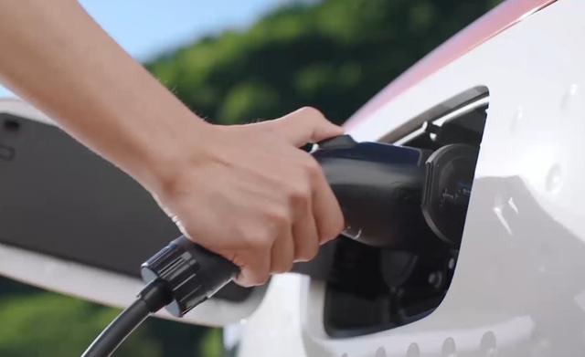 忘掉价格高昂的“特斯拉”,这几款新能源车6万元左右就能买到