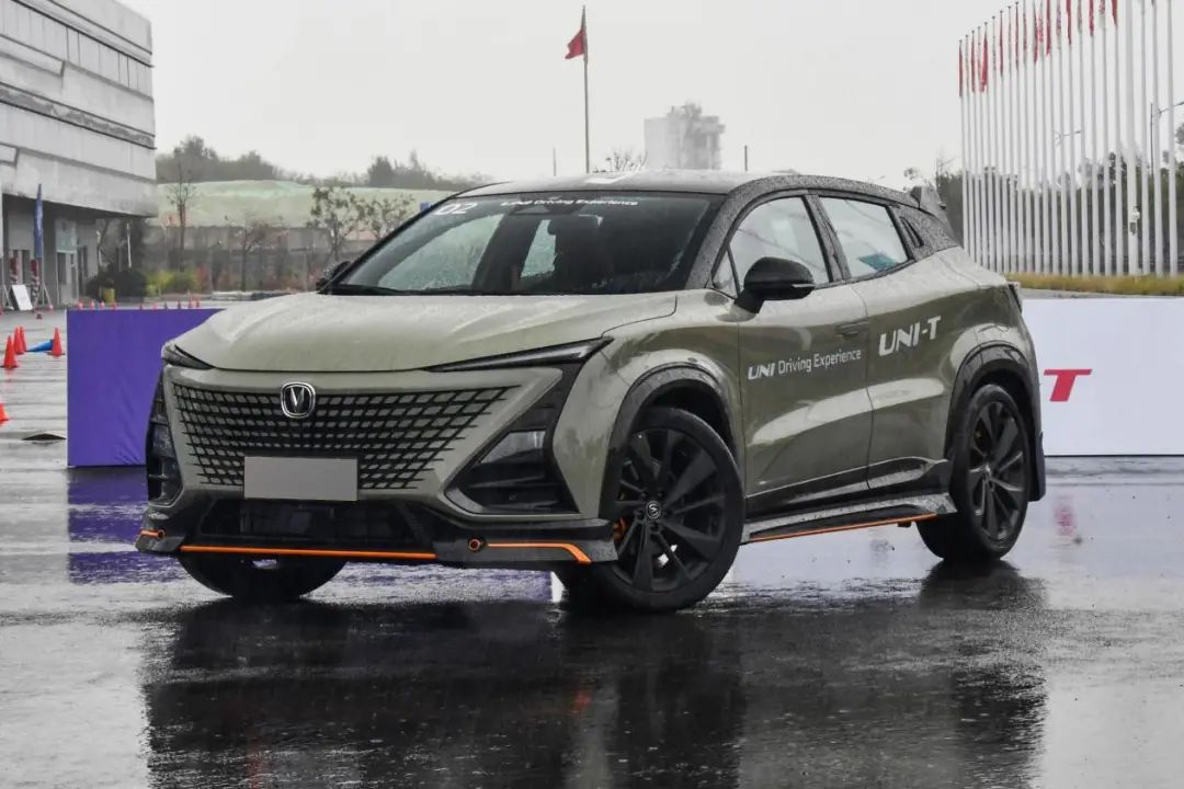 国产2.0T SUV已经“内卷”到13万,你还买小排量合资车吗?