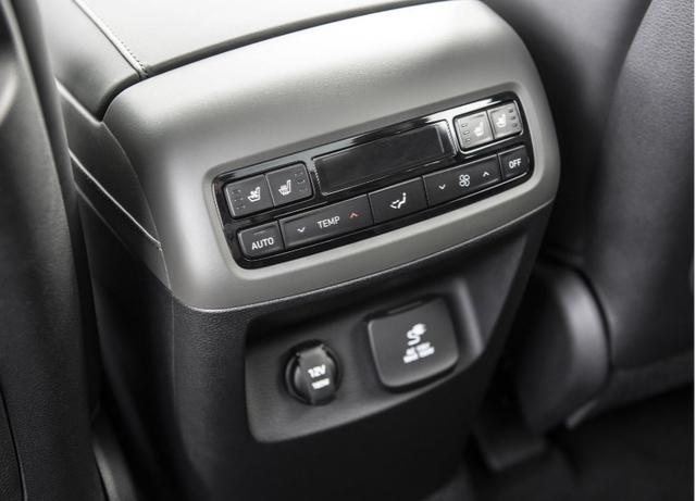 30万出头:纯进口 V6自吸 6/7座,还买途昂和探险者?