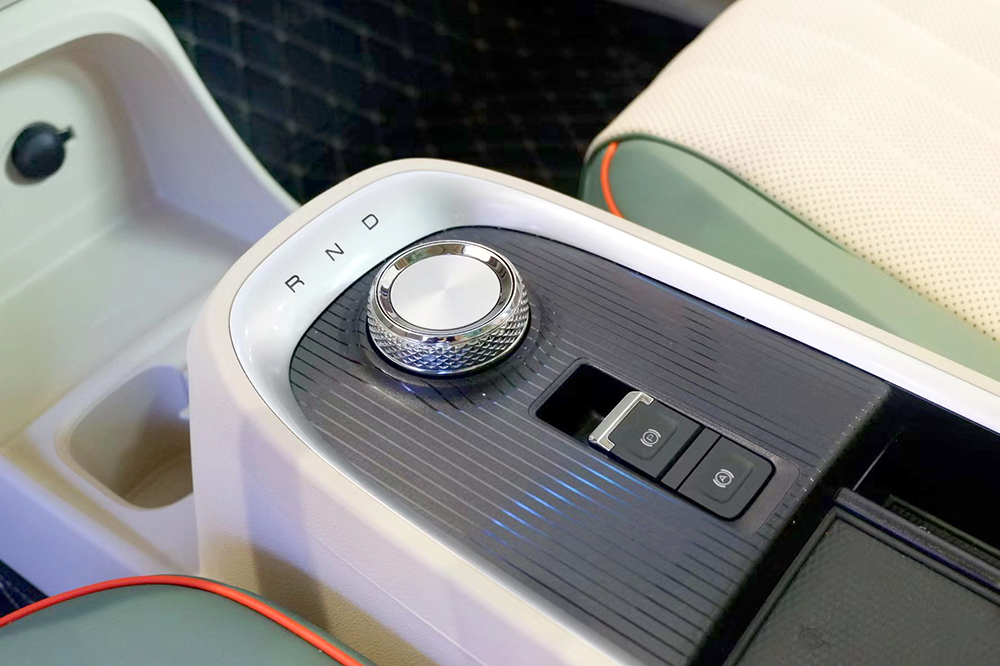 探店欧拉好猫莫兰迪版：宠粉季优惠1.8万？颜控已弃海豚