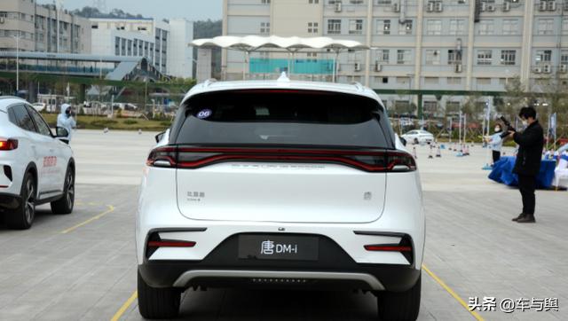 比亚迪唐DM-i发布，续航1050km，起售价不到20万