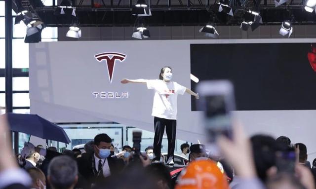 官宣大幅降价!特斯拉Model Y仅售27.6万究竟意欲何为