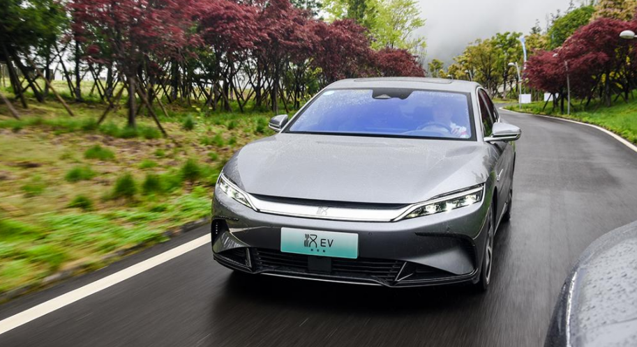 续航都在700km左右，小鹏P7、汉EV、Model 3和阿尔法S谁更值得选？