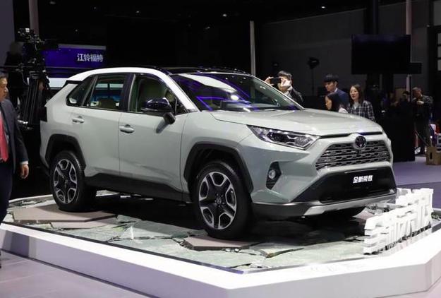 新RAV4开启海外预定，混动车型涨价4千，全球销冠果然厉害