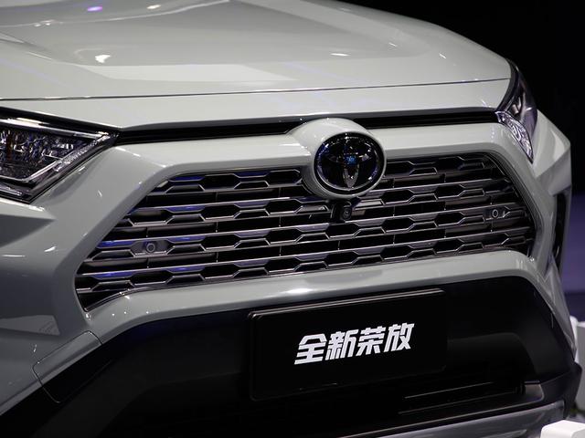 百公里油耗4.6L，全新RAV4荣放或售18.00万起，10月25日上市