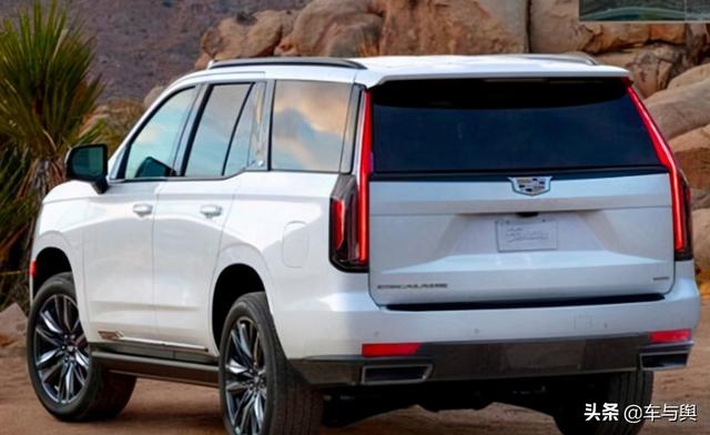 凯迪拉克凯雷德运动版实车,提供两种动力选择,堪称老板级座驾